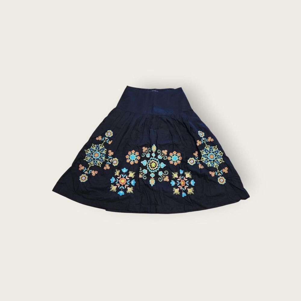 Vintage Y2k Rampage black floral embroidered pleated midi length skirt